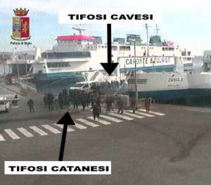 Foto degli scontri tra le tifoserie del Catania e della Cavese