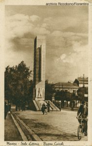 foto d'epoca della stele littoria a piazza cairoli a messina