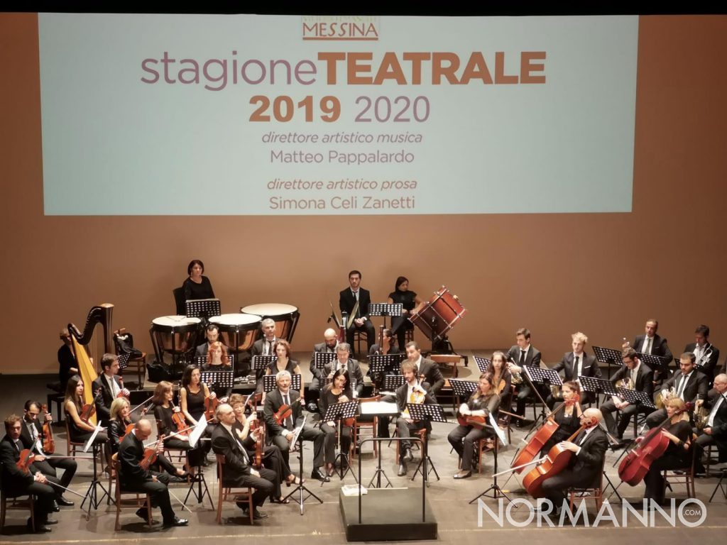 Foto dell'orchestra del Teatro Vittorio Emanuele di Messina