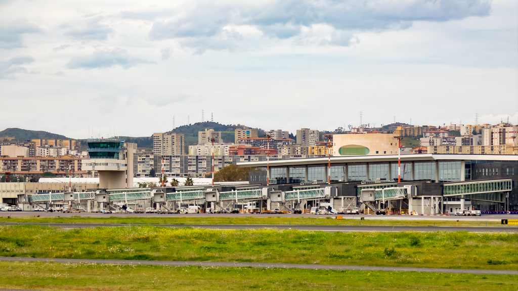 Incendio All Aeroporto Di Catania L Elenco Di Arrivi E Partenze Del