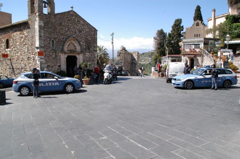 Foto di alcune pattuglie della Polizia - Taormina