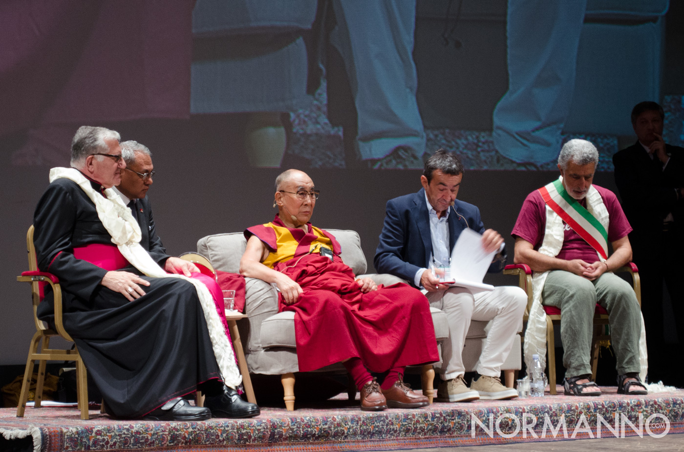 Foto del Dalai Lama a Messina insieme al Mons. Giovanni Accolla e al Sindaco Renato Accorinti