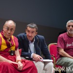 Foto del Dalai Lama al Teatro Vittorio Emanuele, Messina