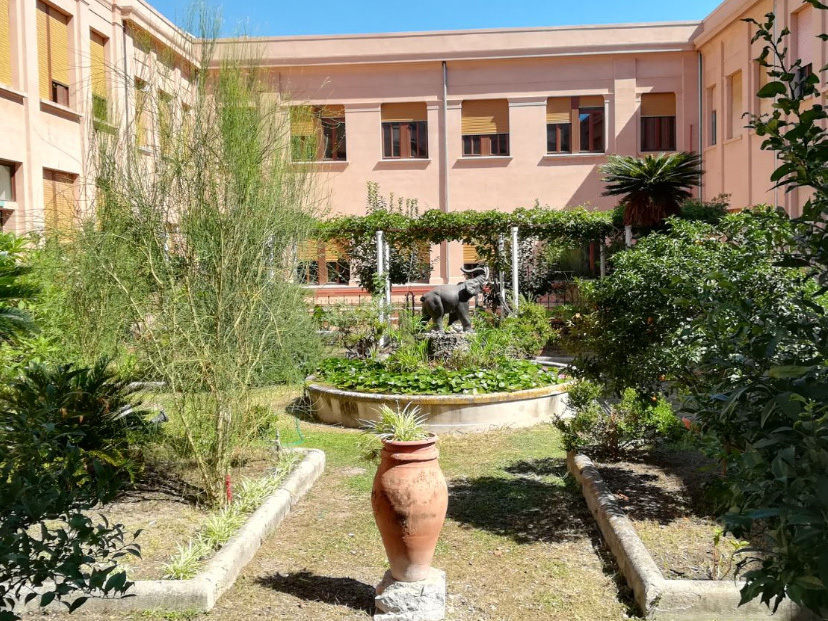 Foto del cortile interno del Liceo Classico Maurolico, Messina