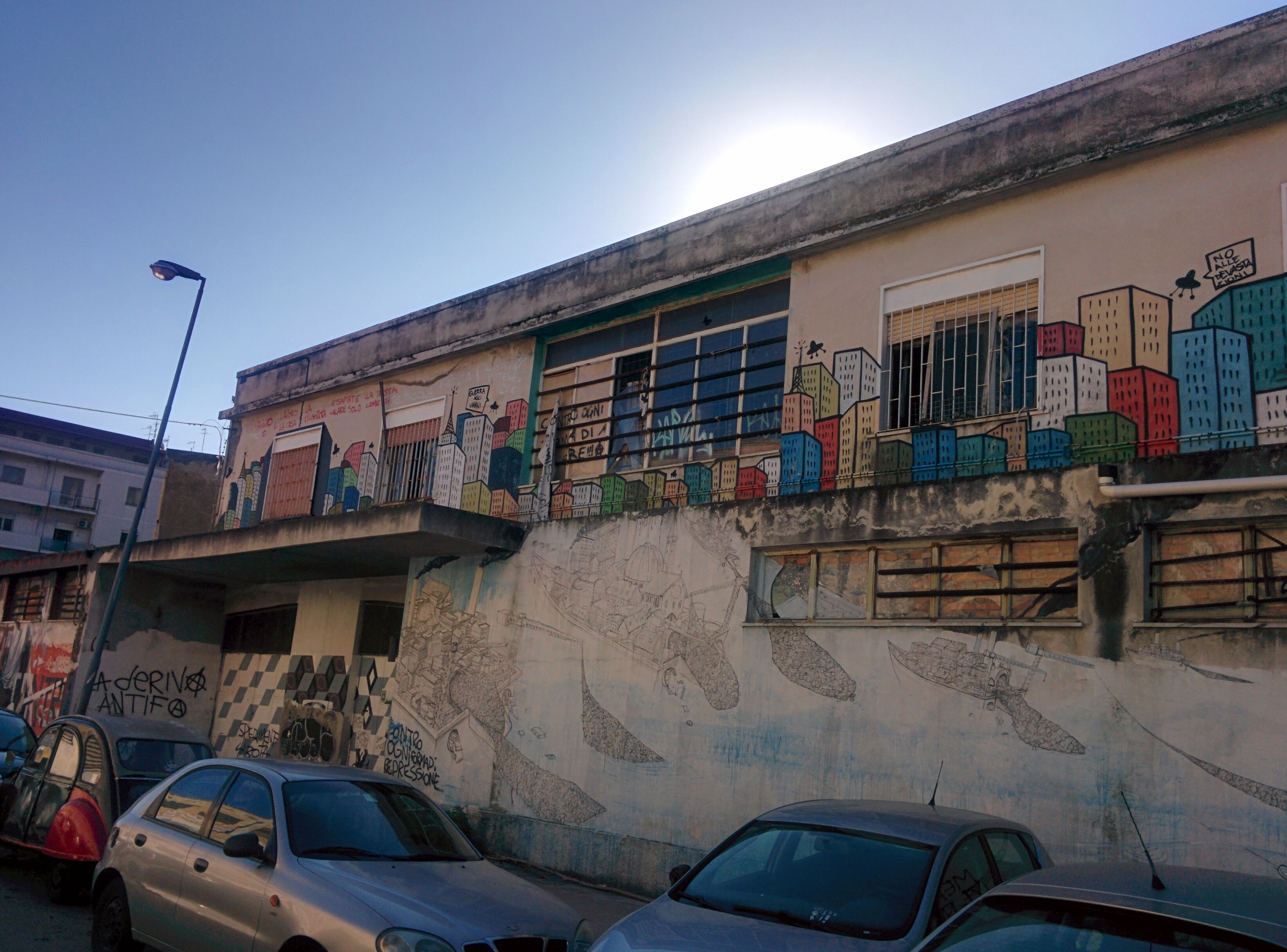 foto murales blu casa del portuale