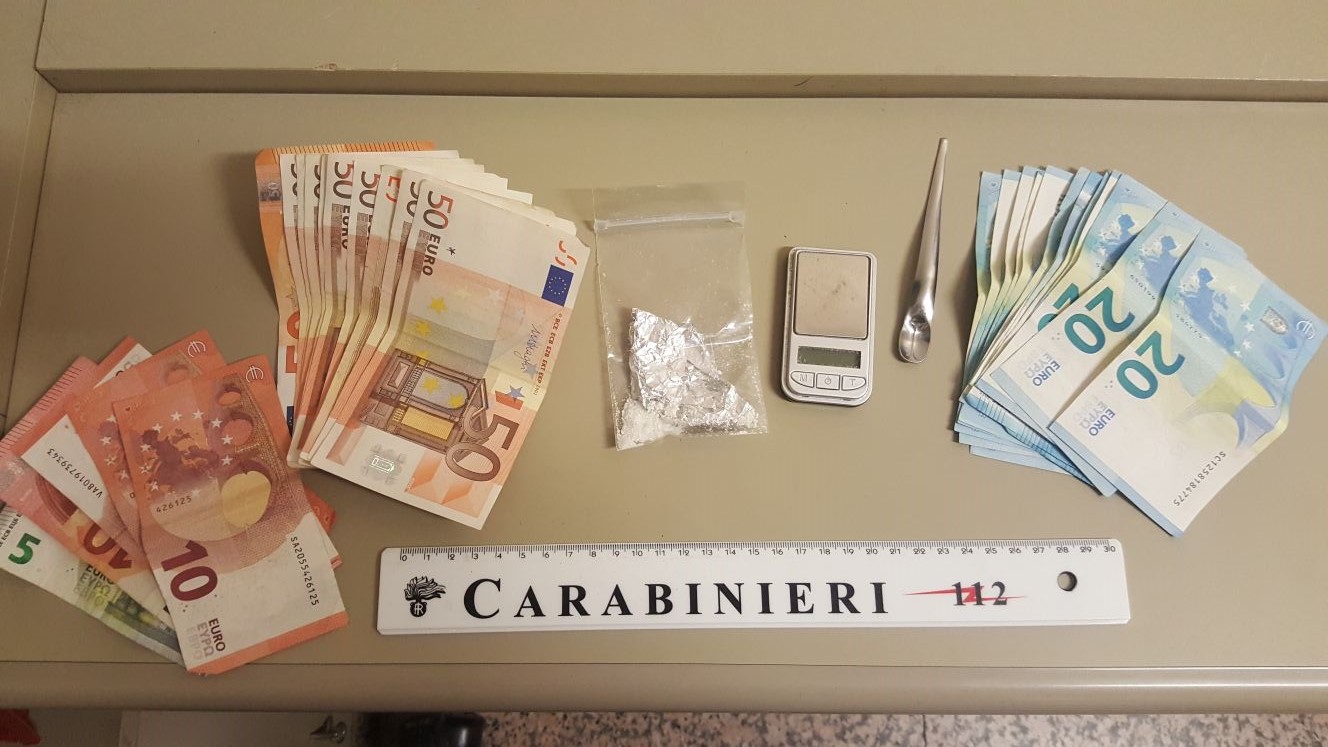 Foto della refurtiva sequestrata dai carabinieri a un pluripregiudicato responsabile di spaccio di droga