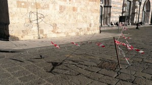 Foto della Caduta calcinacci Duomo Messina