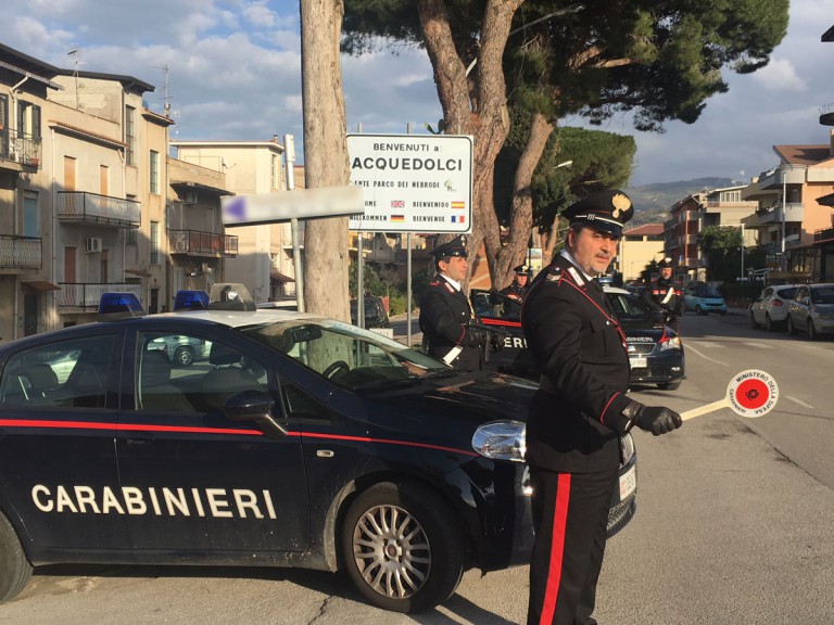 Foto di repertorio - Posto di blocco dei Carabinieri di Acquedolci