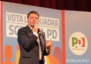 Foto di Matteo Renzi del convengo PD a Messina per le elezioni politiche 2018