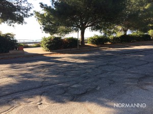 foto della strada dissestata della via nuova panoramica dello stretto – Messina