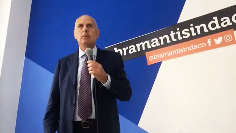 Conferenza stampa Dino Bramanti in vista del ballottaggio con De Luca a Messina