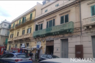 Foto dell'appartamento danneggiato dall'incendio in via dei Mille, Messina