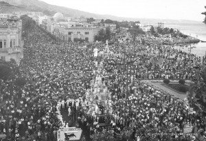 foto della Vara risalente agli anni 50-60 all'altezza della prefettura di messina