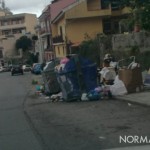 Foto dei cassonetti pieni di immondizia, rifiuti Messina