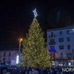 Foto dell'albero di natale acceso a piazza Cairoli, Messina