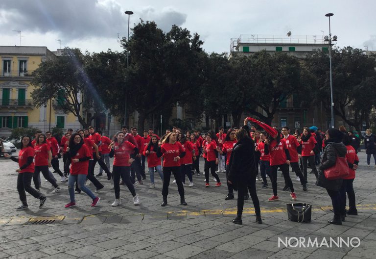 flash mob one billion rising messina, piazza duomo