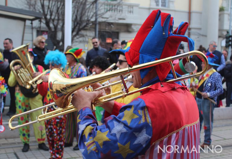 sfilata dei carri di carnevale a messina