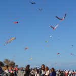 Centinaia di persone in spiaggia per il Festival degli Aquiloni di Messina 2019