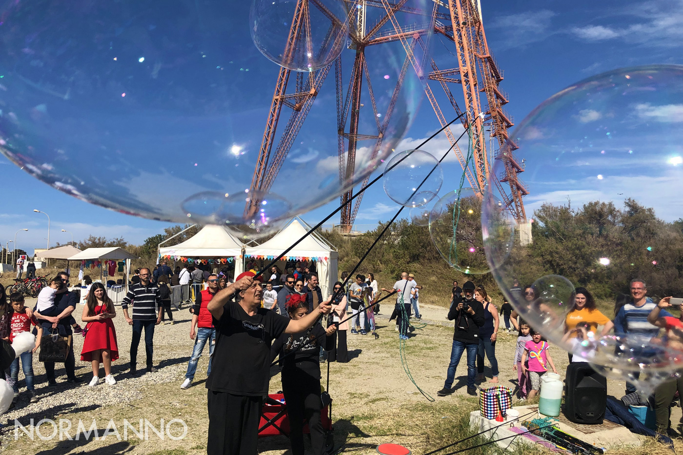 Foto dello spettacolo delle bolle dei Circobaleno al Festival degli Aquiloni di Messina 2019