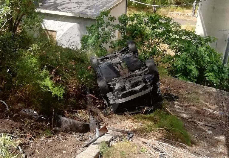 foto dell'auto precipitata dalla a18 messina-catania, altezza giampilieri