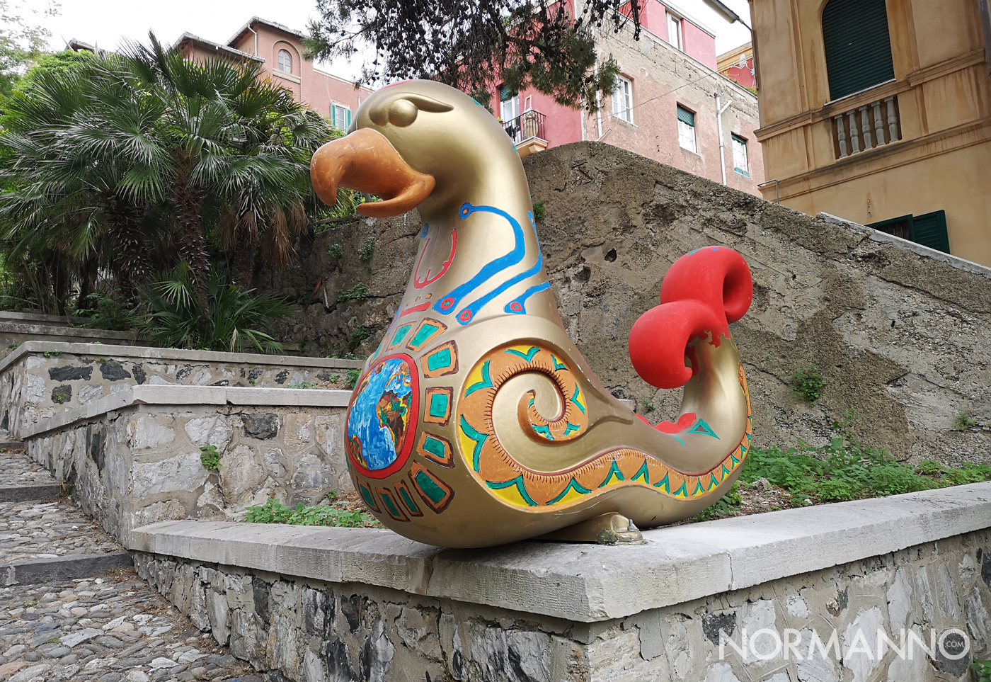 Foto della nuova scalinata "rampa della colomba", arte e mostri marini - Messina