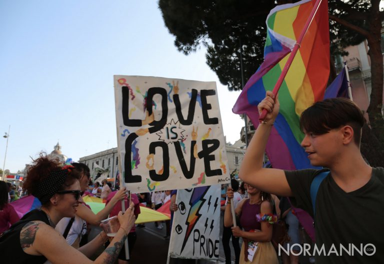 Foto dello Stretto Pride a Messina