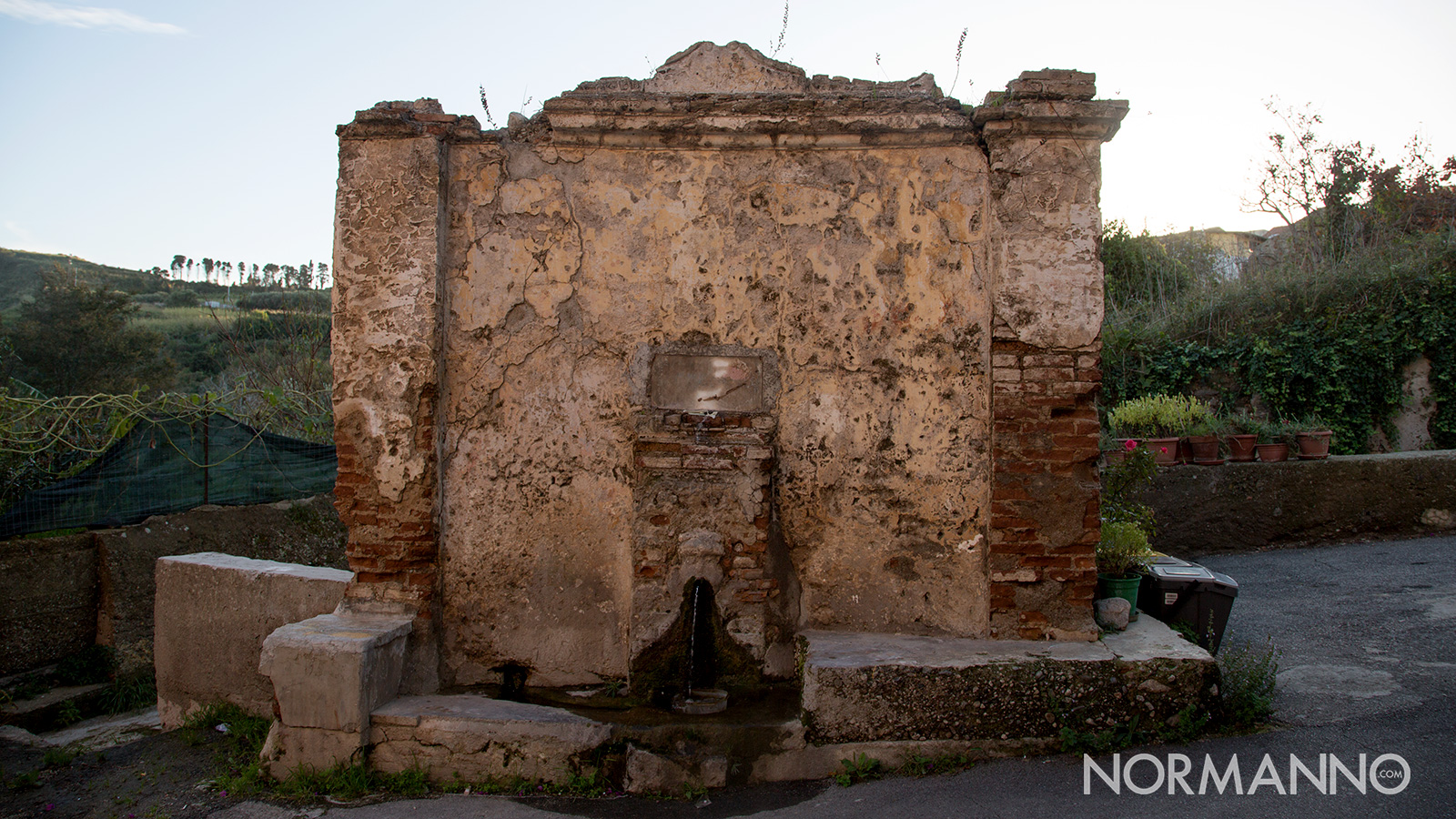 Luoghi di Messina: lavatoio antico a massa san Giorgio