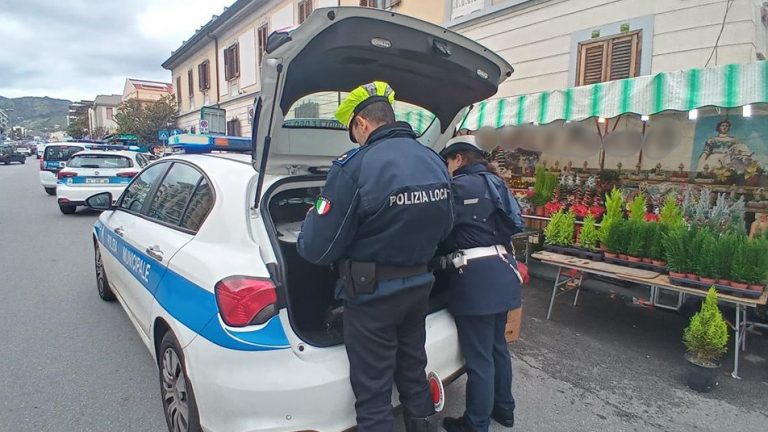 Foto sequestro polizia municipale sul viale Europa - Messina