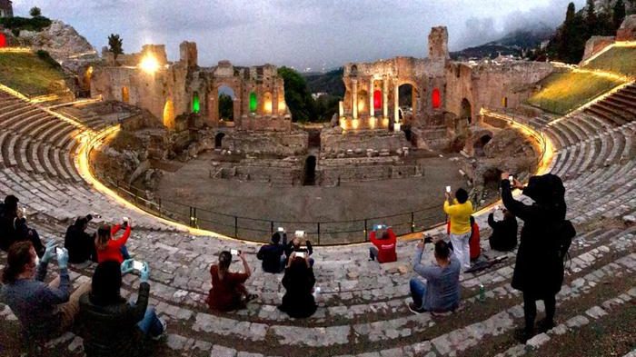 teatro antico di taormina dopo il lockdown a causa del coronavirus nella settimana dei musei gratis