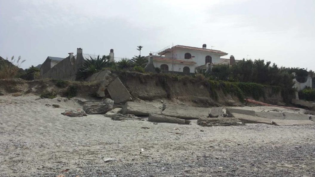 fondi per proteggere le coste della riviera nord di Messina dall'erosione costiera