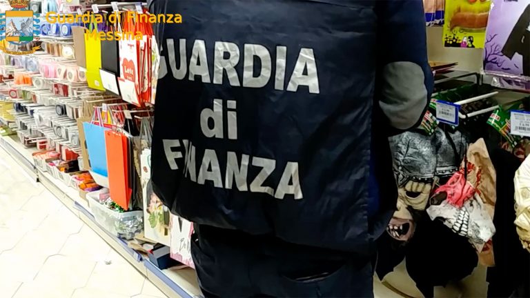 sequestro della guardia di finanza in un negozio di messina
