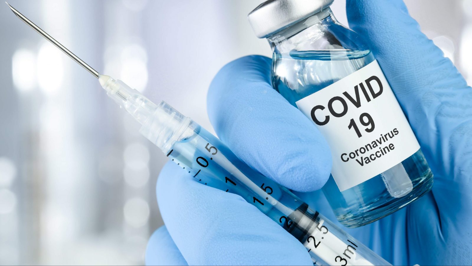fiala e siringa per il vaccino anti covid (o coronavirus)