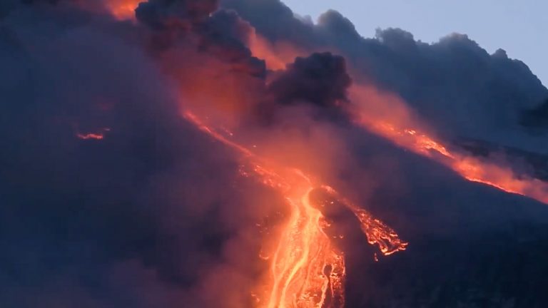 etna in eruzione il 16 febbraio 2021