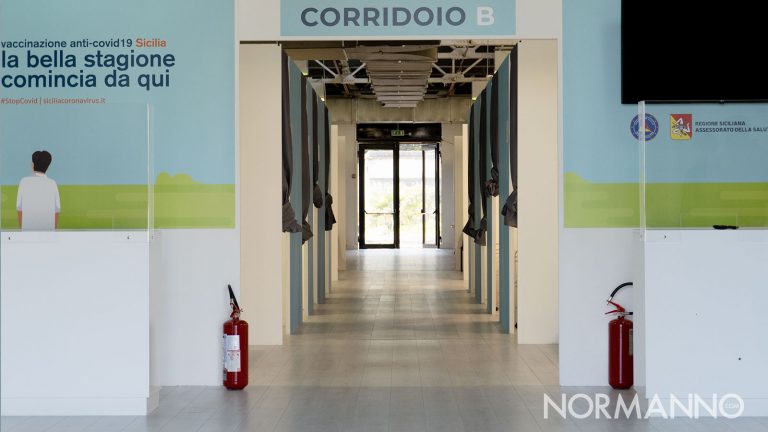 hub per i vaccini covid alla fiera di messina