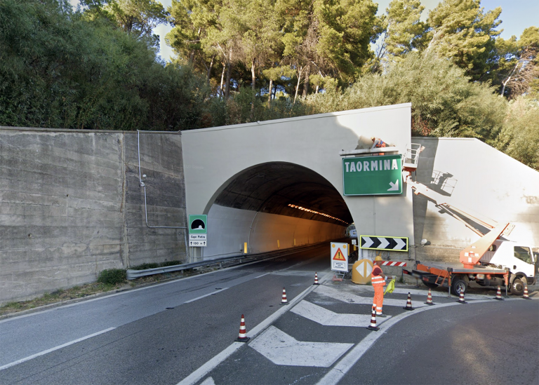 Galleria capo pietra, autostrada a18 messina-catania