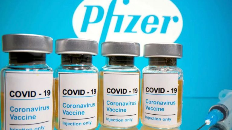 fiale di vaccino anti-covid pfizer