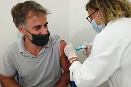 vaccino anti-covid senza ago messina