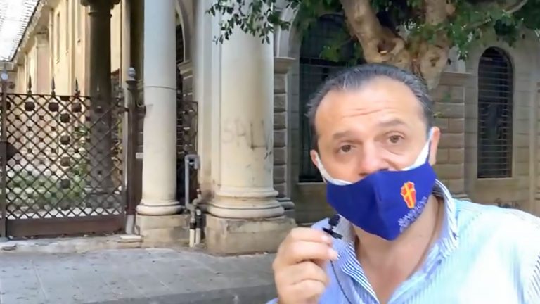 cateno de luca di fronte alla galleria inps di messina