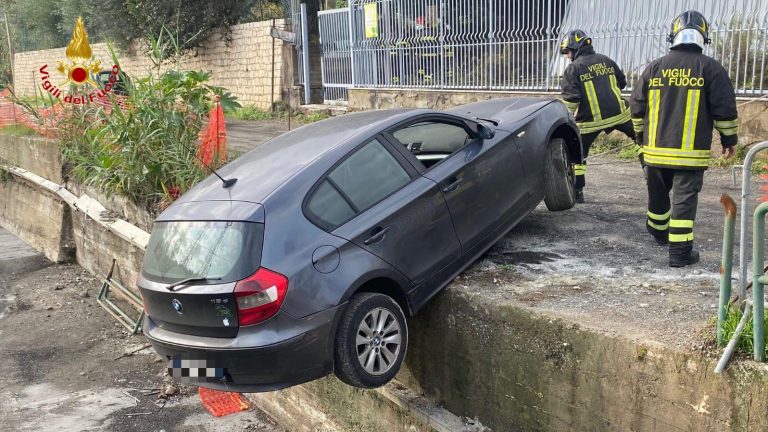 auto fuori strada: incidente giardini naxos