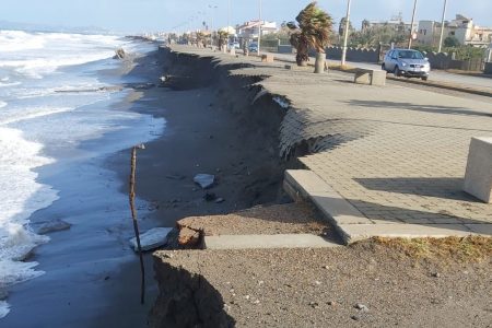 erosione costiera barcellona