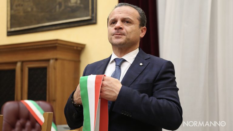 dimissioni cateno de luca