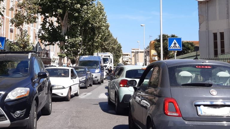 traffico via calispera villaggio UNRRA