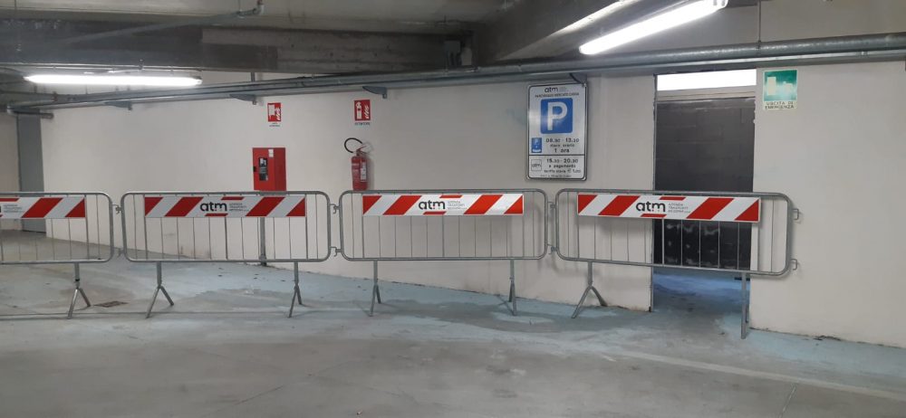 parcheggio zaera chiuso atti vandalici