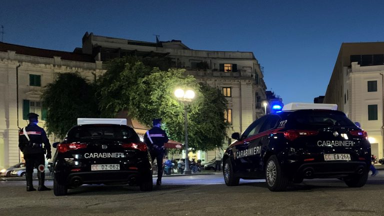 carabinieri a piazza antonello