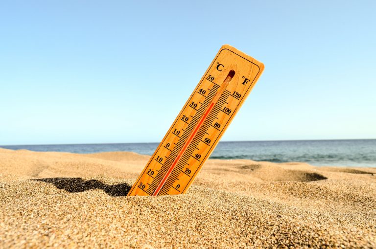 termometro allerta caldo estate spiaggia