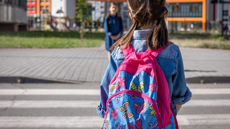 scuola, zaino, bambina