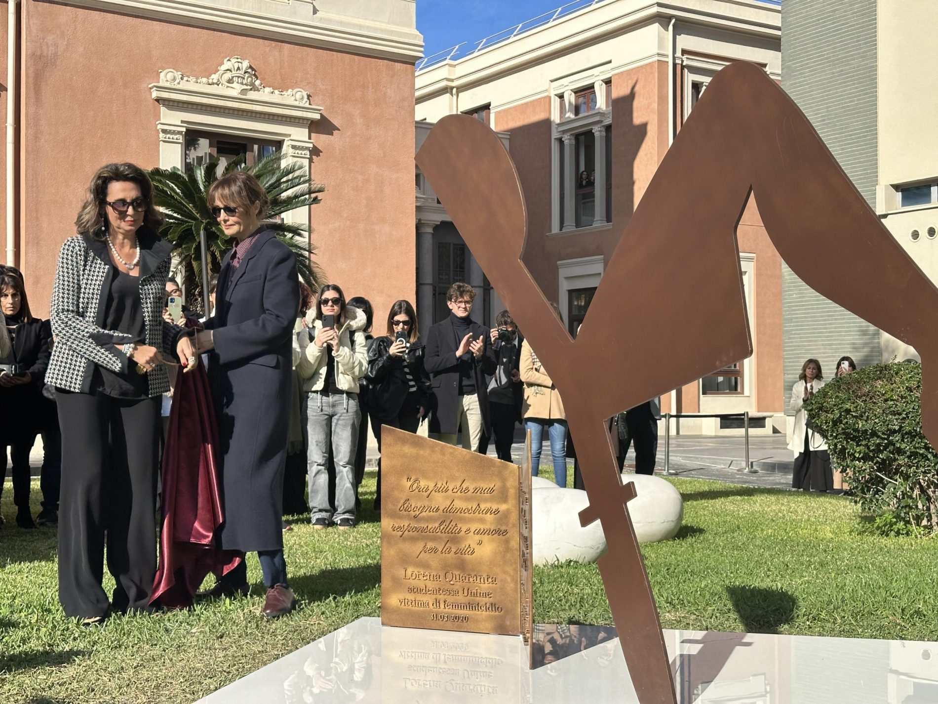 All'Università di Messina Paola Cortellesi riceve la Laurea honoris ...